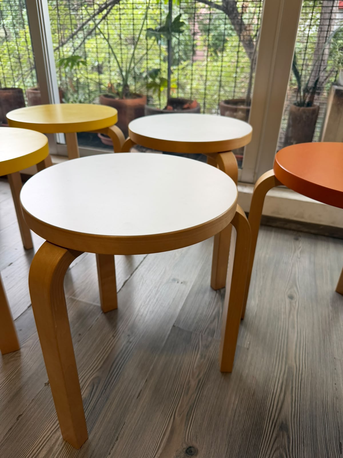 Stool 60       Artek