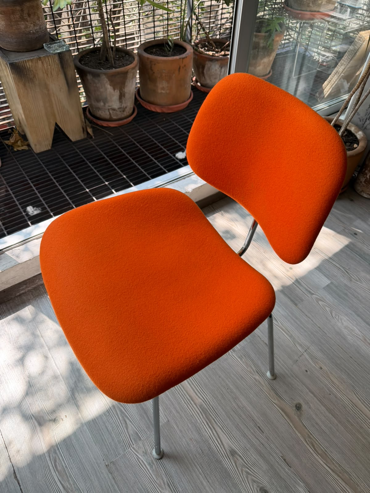 Eames DCM         Herman Miller