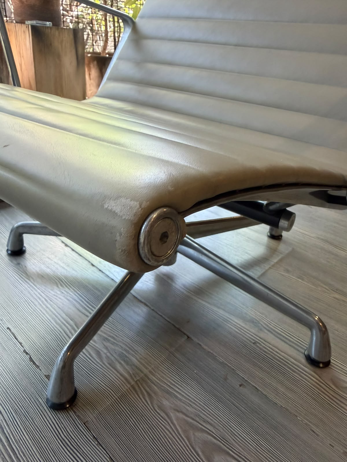 Eames Aluminum Group Lounge Chair         Herman Miller