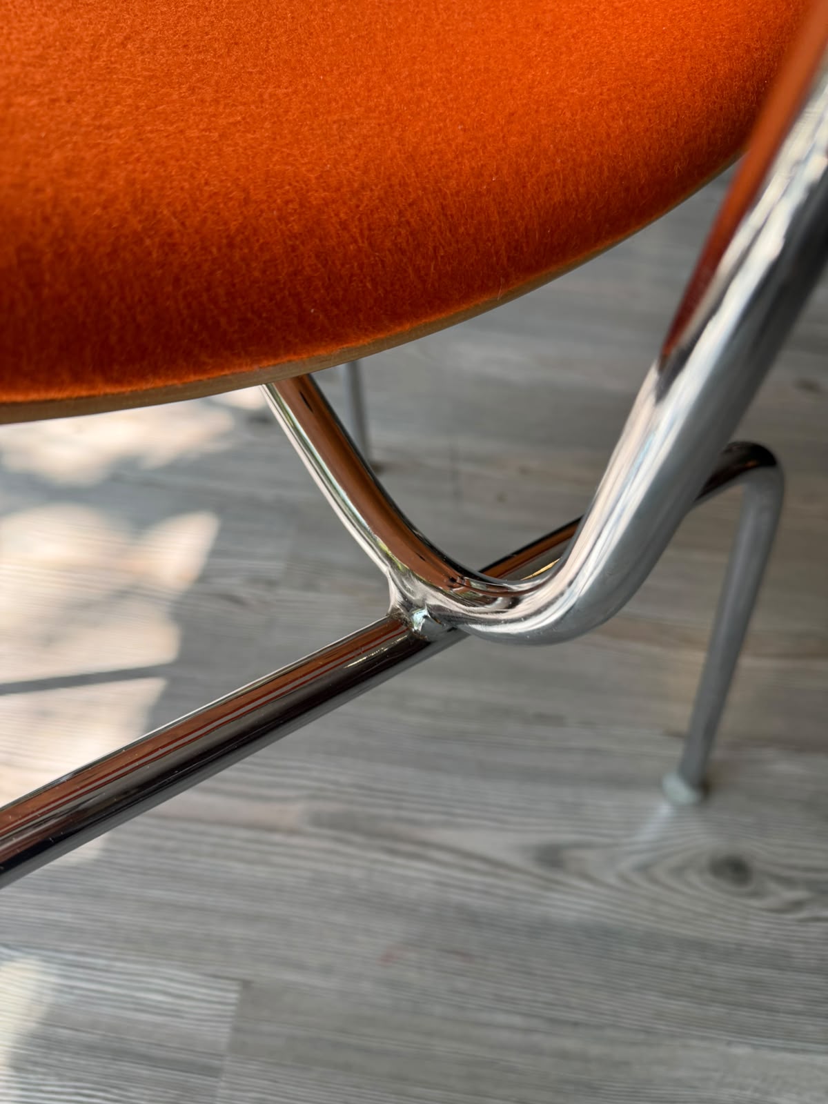 Eames DCM         Herman Miller