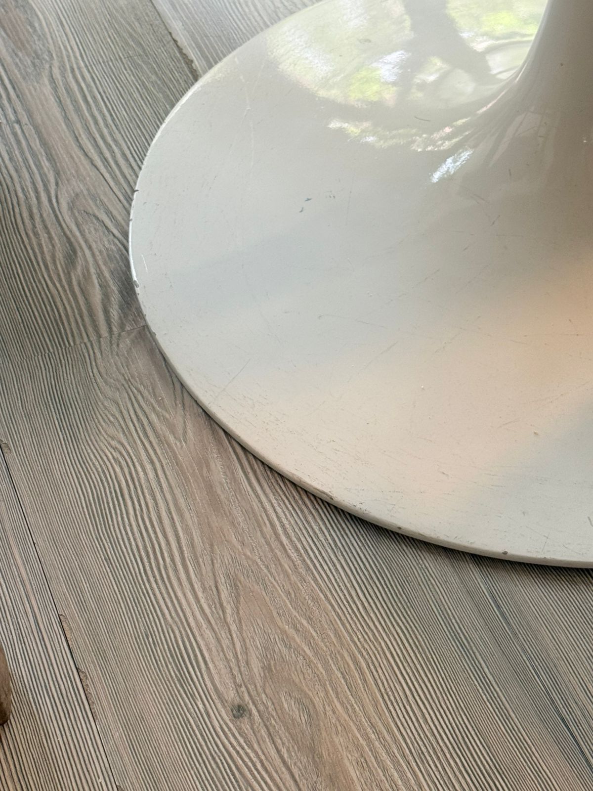 Saarinen Dining Table Round         Replica