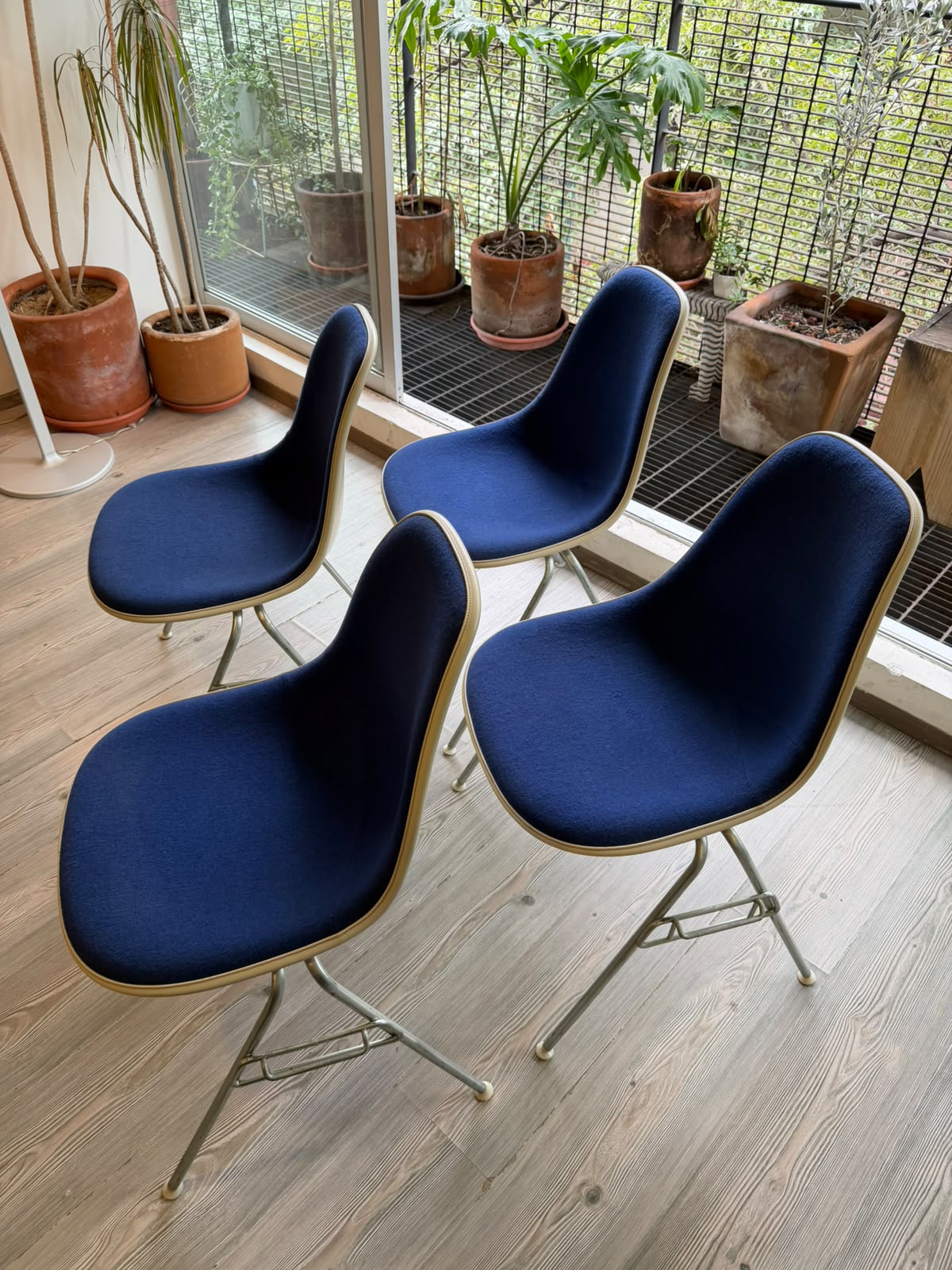 Eames DSS     Herman Miller