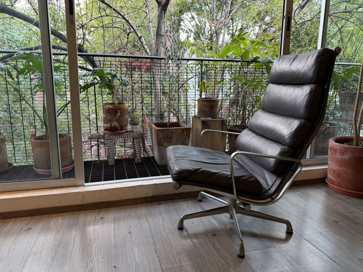 Eames Soft Pad Lounge Chair        Herman Miller