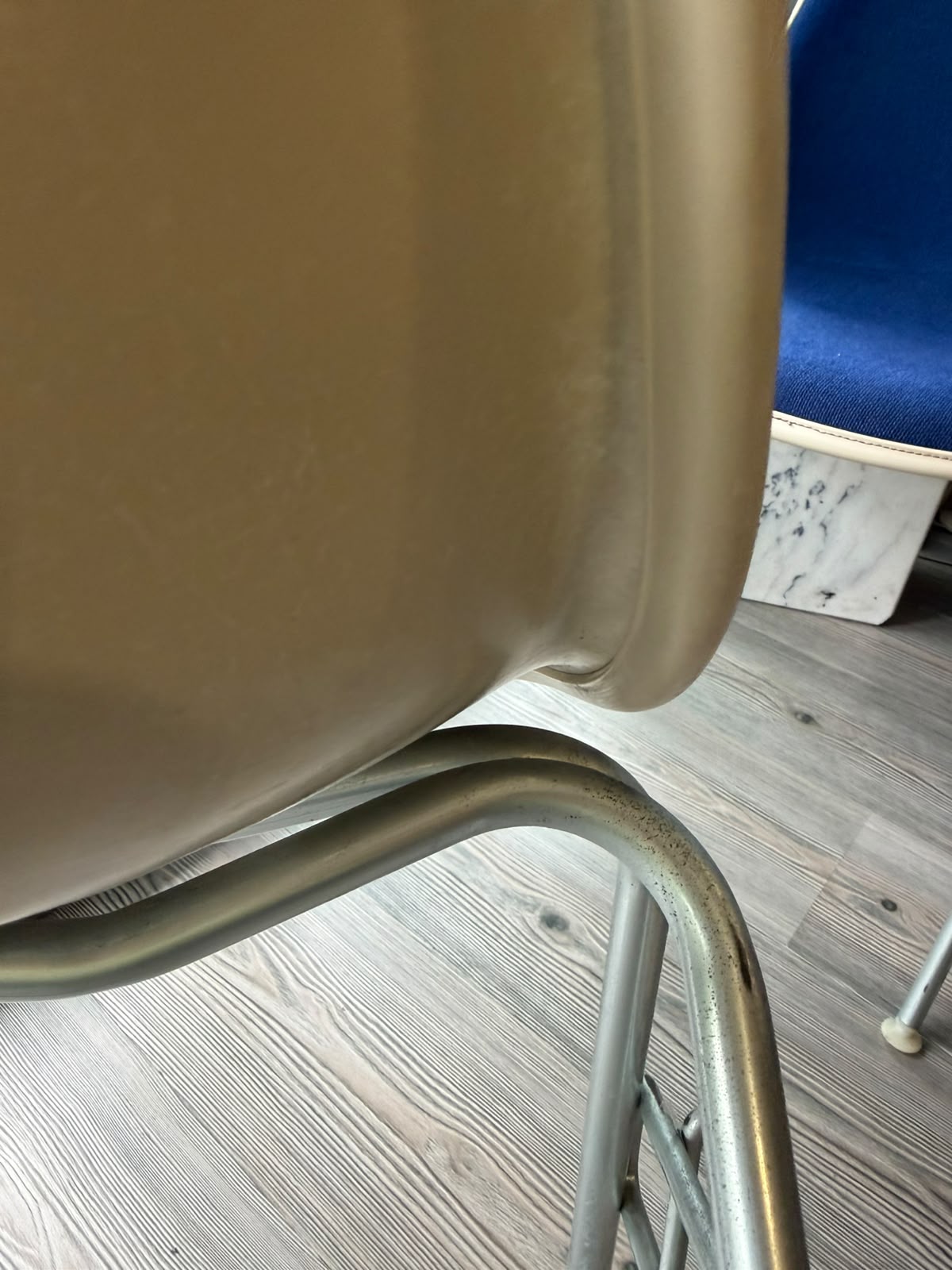 Eames DSS     Herman Miller