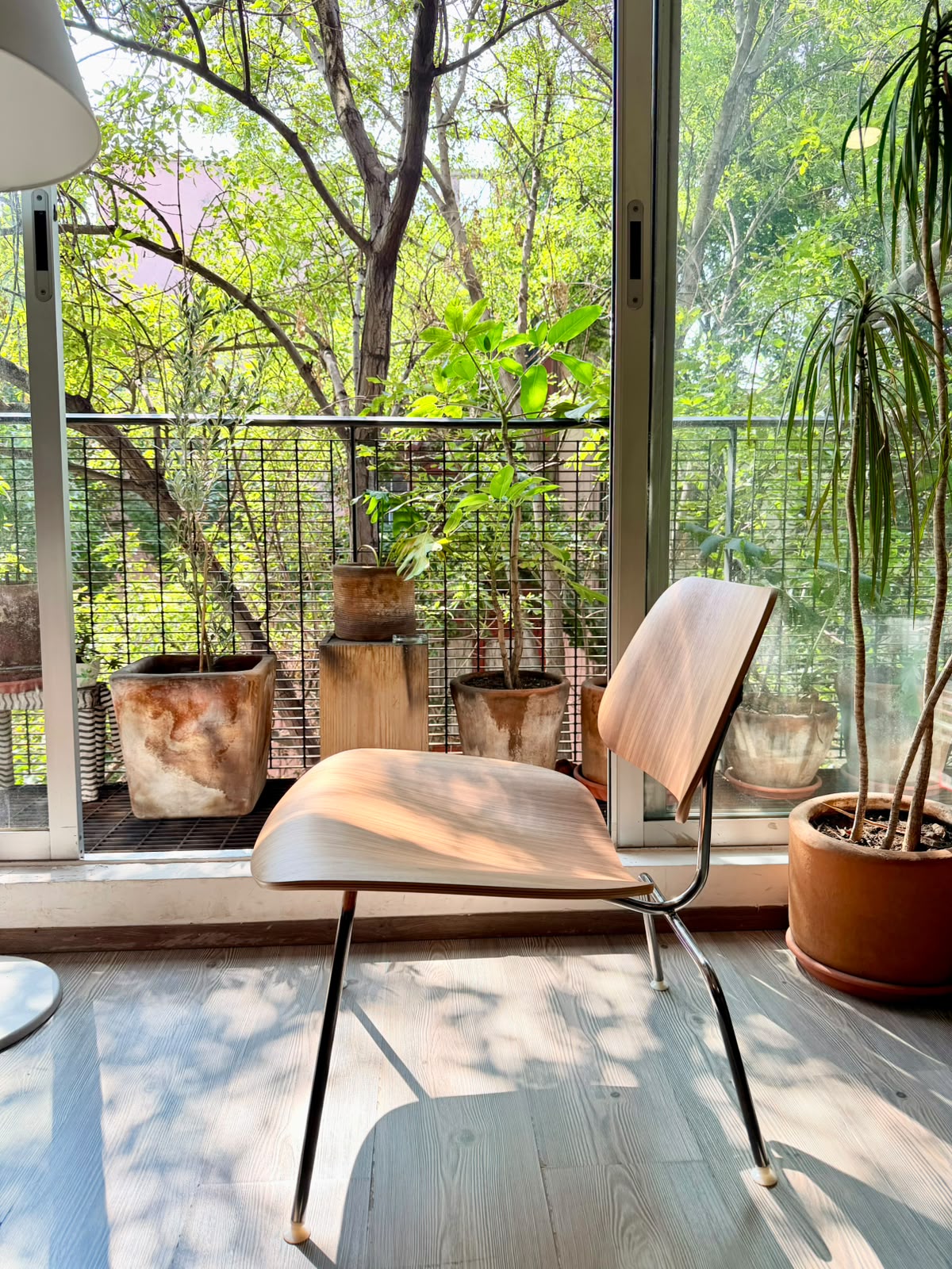 Eames LCM           Herman Miller