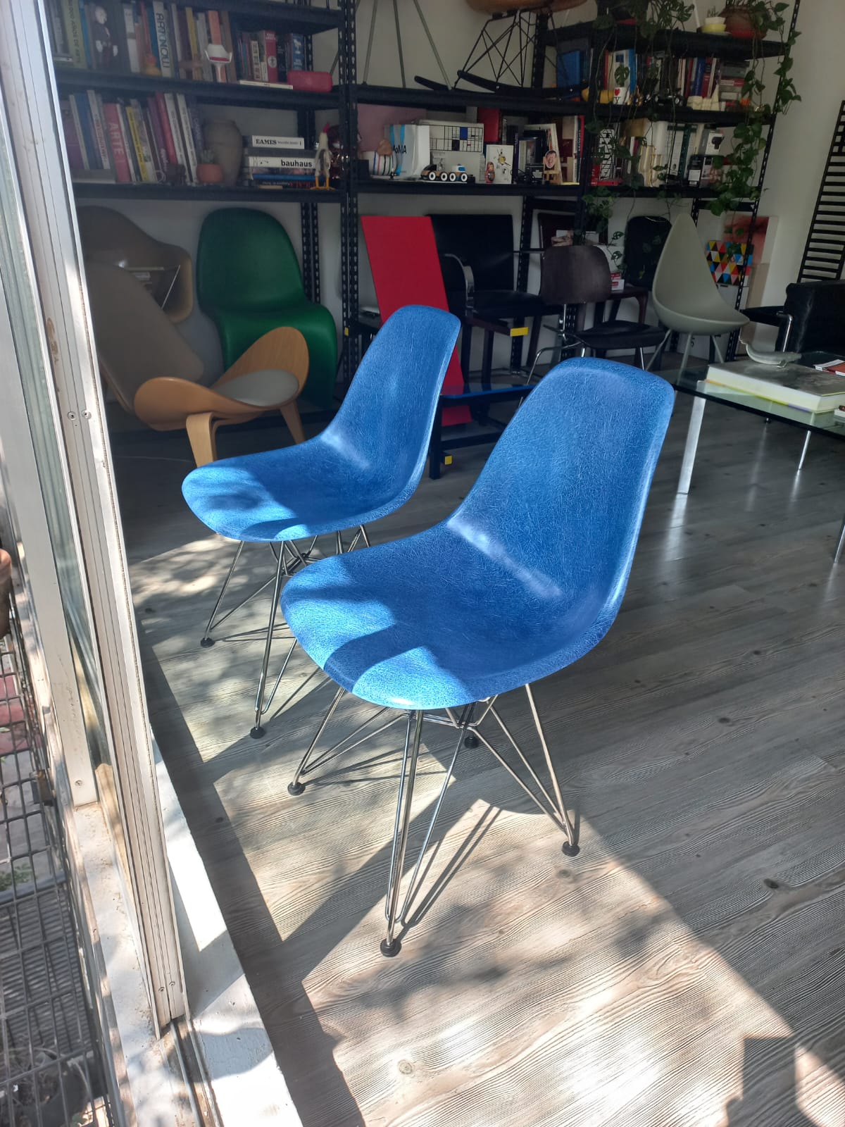 Eames Fiberglass  Wire Side Chair Herman Miller