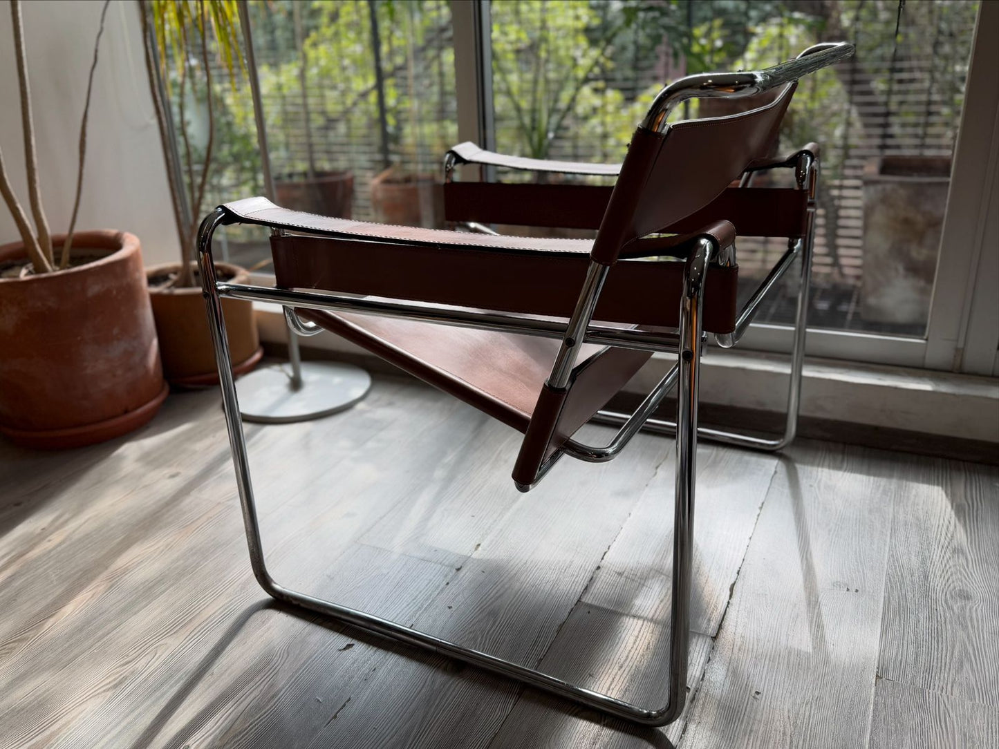Wassily Chair         Knoll