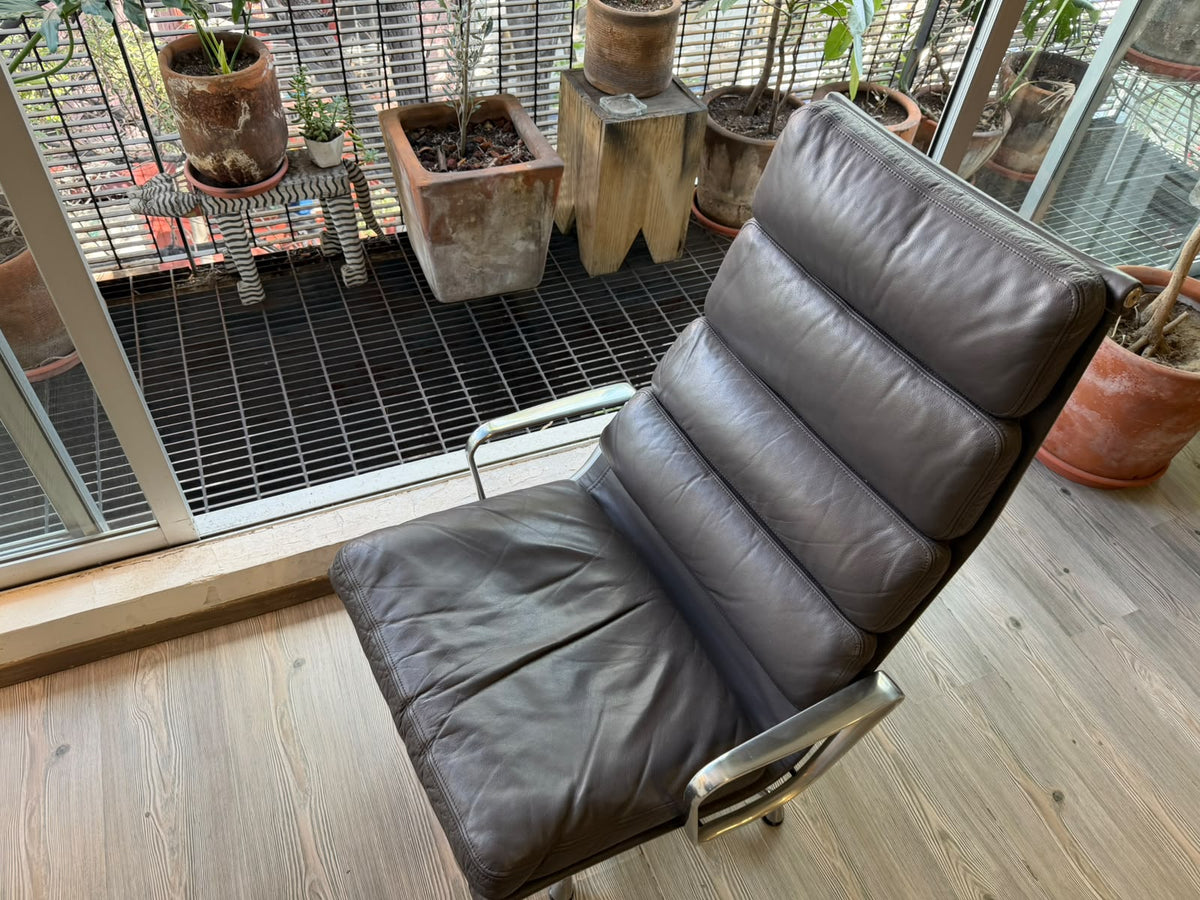 Eames Soft Pad Lounge Chair        Herman Miller