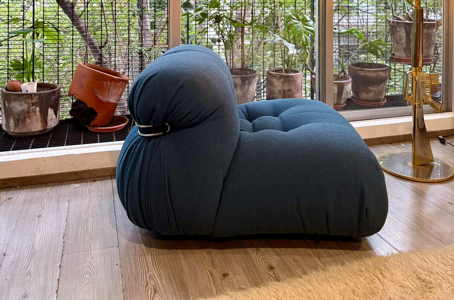 Soriana Armchair      Replica