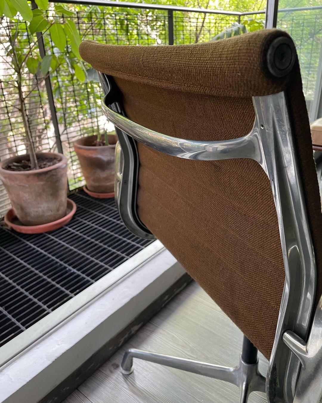 EA108 Eames - Armchair Herman Miller